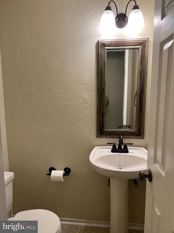 12205 PARKSTREAM TER, Herndon, VA 20170
