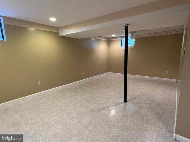 12205 PARKSTREAM TER, Herndon, VA 20170