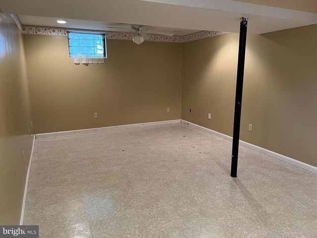 12205 PARKSTREAM TER, Herndon, VA 20170