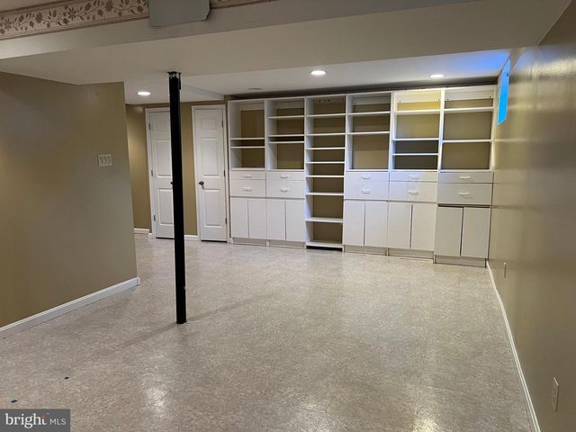 12205 PARKSTREAM TER, Herndon, VA 20170