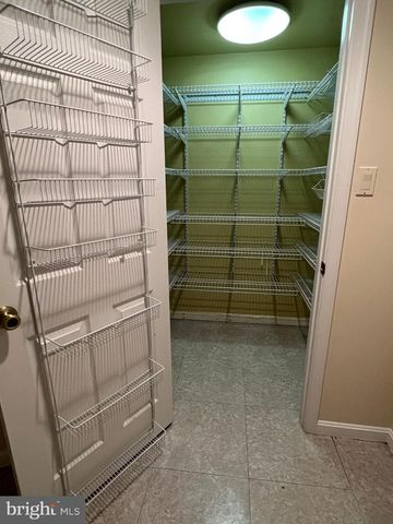 12205 PARKSTREAM TER, Herndon, VA 20170
