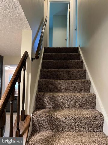 12205 PARKSTREAM TER, Herndon, VA 20170