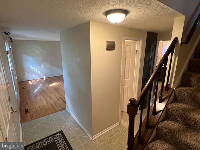 12205 PARKSTREAM TER, Herndon, VA 20170