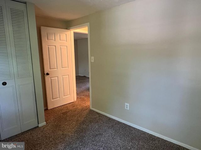 12205 PARKSTREAM TER, Herndon, VA 20170