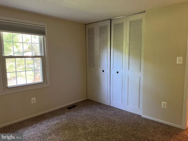 12205 PARKSTREAM TER, Herndon, VA 20170