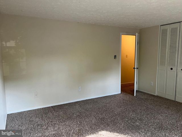 12205 PARKSTREAM TER, Herndon, VA 20170