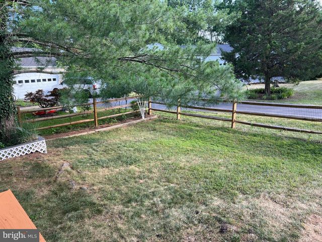 12205 PARKSTREAM TER, Herndon, VA 20170