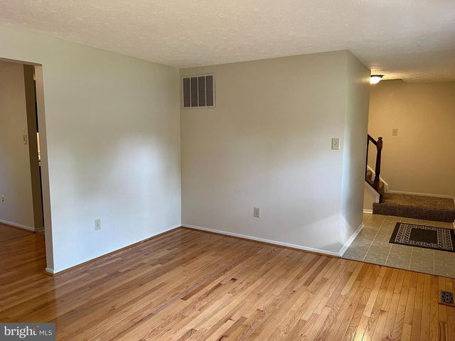 12205 PARKSTREAM TER, Herndon, VA 20170
