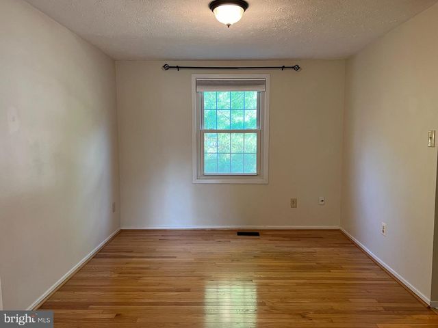 12205 PARKSTREAM TER, Herndon, VA 20170