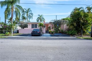 980 NE 126th St, North Miami, FL 33161