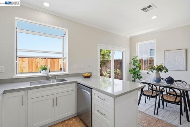 15355 Bittern Ct, San Leandro, CA 94579