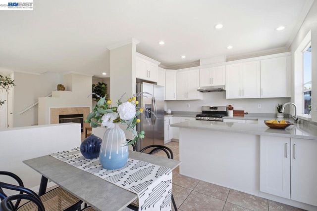 15355 Bittern Ct, San Leandro, CA 94579