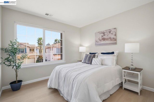 15355 Bittern Ct, San Leandro, CA 94579