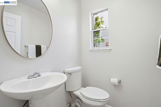 15355 Bittern Ct, San Leandro, CA 94579