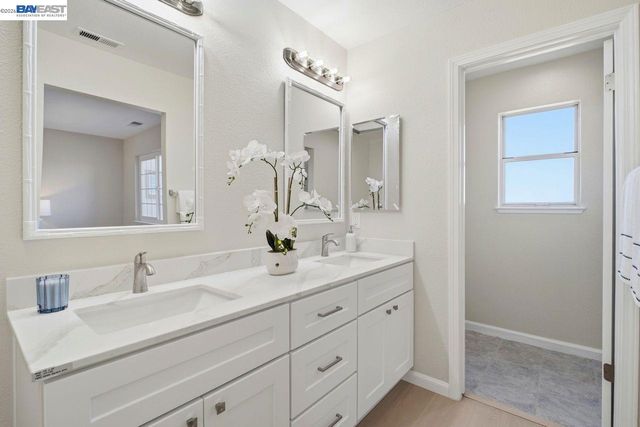 15355 Bittern Ct, San Leandro, CA 94579
