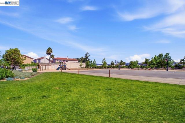 15355 Bittern Ct, San Leandro, CA 94579