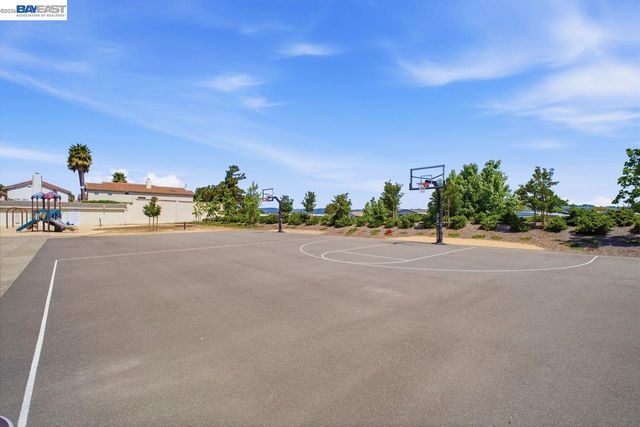 15355 Bittern Ct, San Leandro, CA 94579
