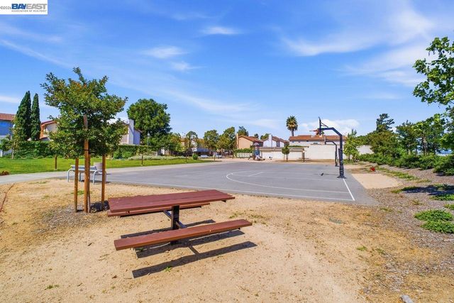 15355 Bittern Ct, San Leandro, CA 94579