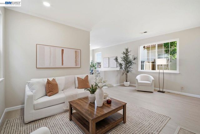 15355 Bittern Ct, San Leandro, CA 94579
