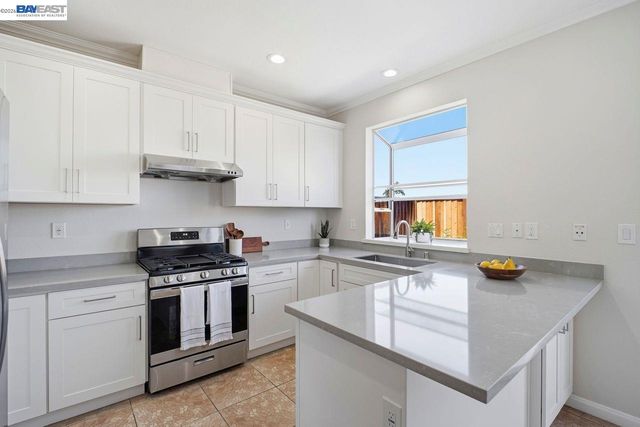 15355 Bittern Ct, San Leandro, CA 94579