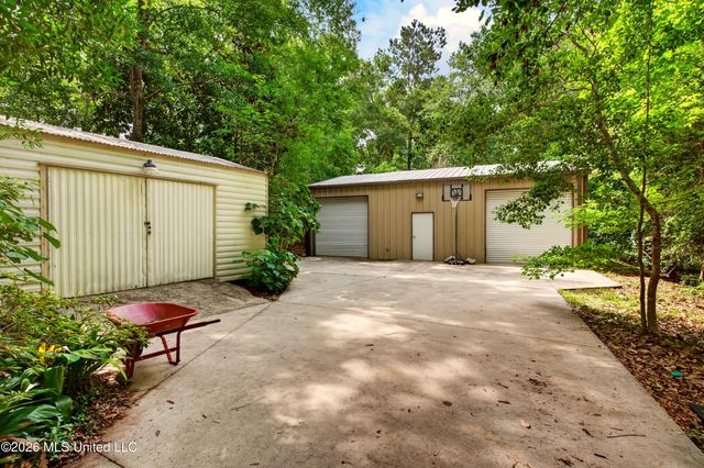 13293 Riverland Drive, Biloxi, MS 39532
