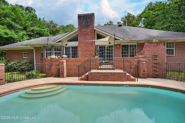 13293 Riverland Drive, Biloxi, MS 39532