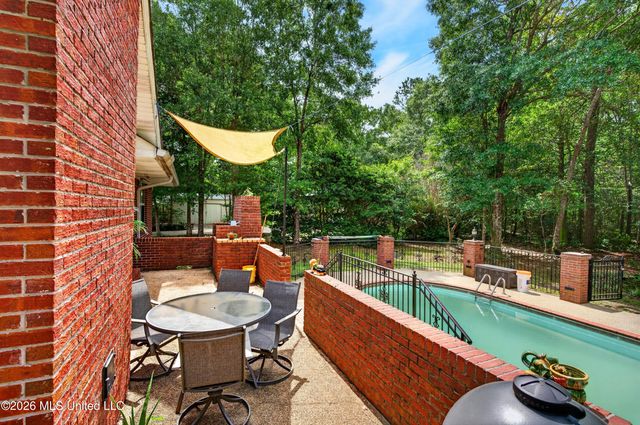13293 Riverland Drive, Biloxi, MS 39532