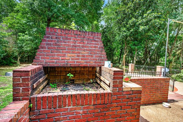 13293 Riverland Drive, Biloxi, MS 39532
