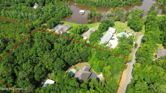 13293 Riverland Drive, Biloxi, MS 39532