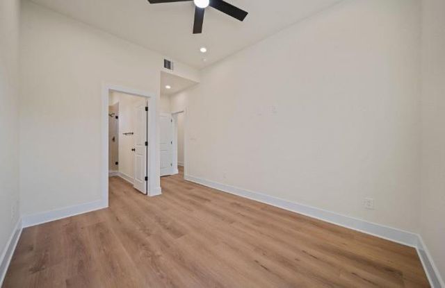 236 E 39th Street A, Houston, TX 77018