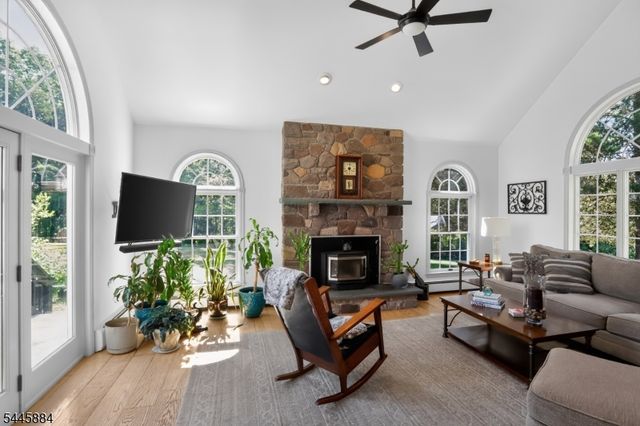 155 Seabrook Rd, Delaware Twp., NJ 08530