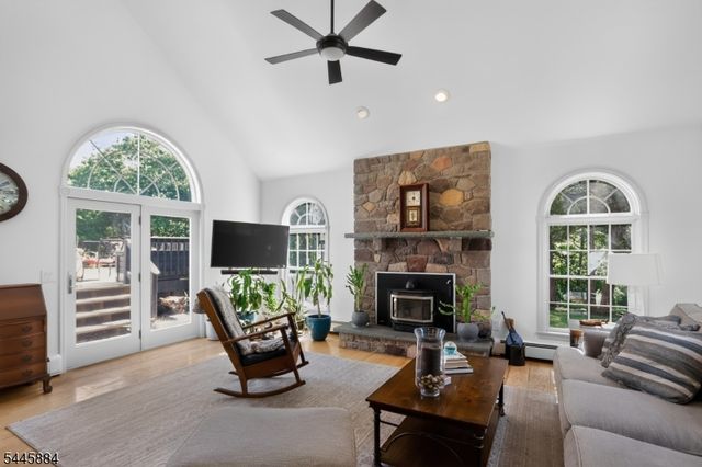155 Seabrook Rd, Delaware Twp., NJ 08530