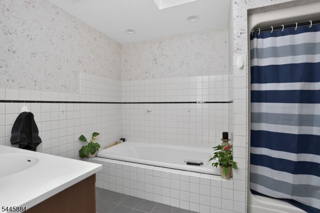 155 Seabrook Rd, Delaware Twp., NJ 08530
