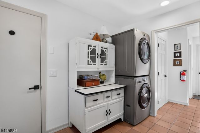 155 Seabrook Rd, Delaware Twp., NJ 08530
