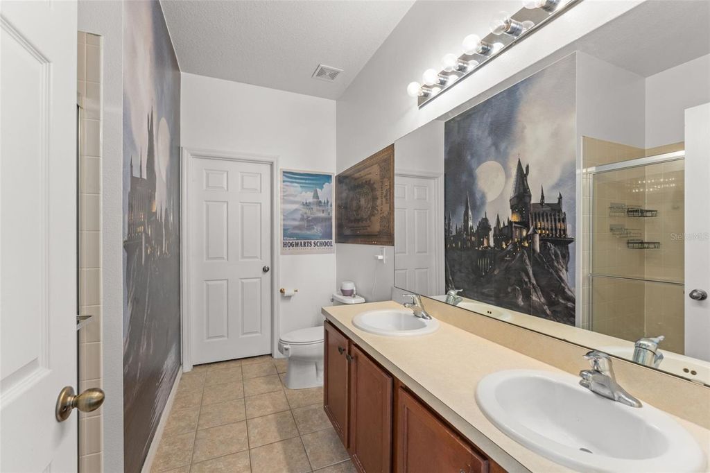 Image 17 of property listing at 8481 LEELAND ARCHER BOULEVARD, Orlando, FL 32836