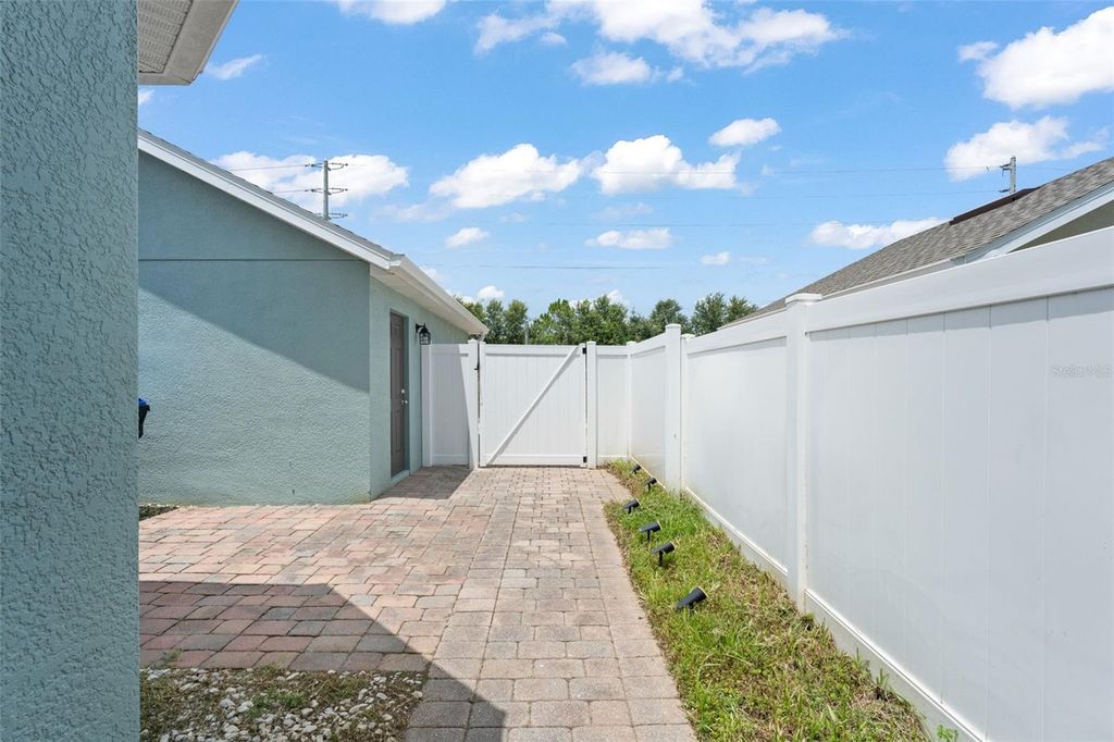 Image 29 of property listing at 8481 LEELAND ARCHER BOULEVARD, Orlando, FL 32836