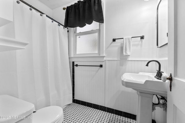 1704 KINGSWOOD Road, Jacksonville, FL 32207