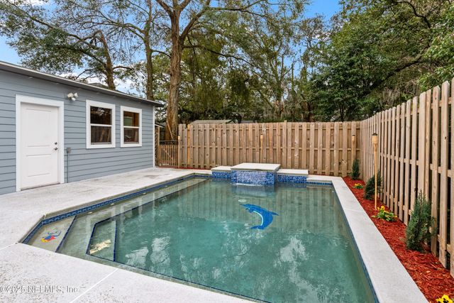 1704 KINGSWOOD Road, Jacksonville, FL 32207