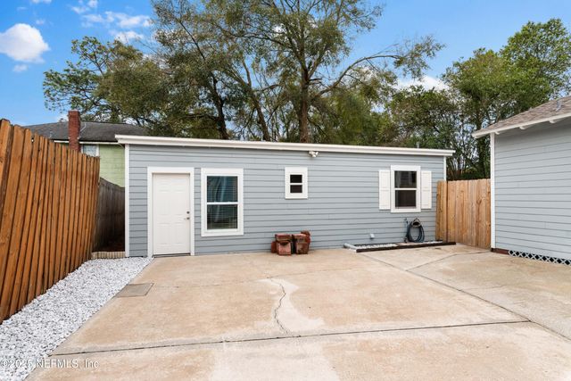 1704 KINGSWOOD Road, Jacksonville, FL 32207