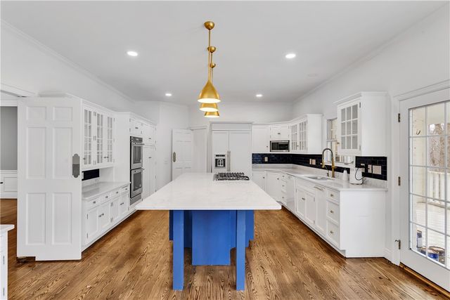 76 Fair Oaks Dr, Fox Chapel, PA 15238