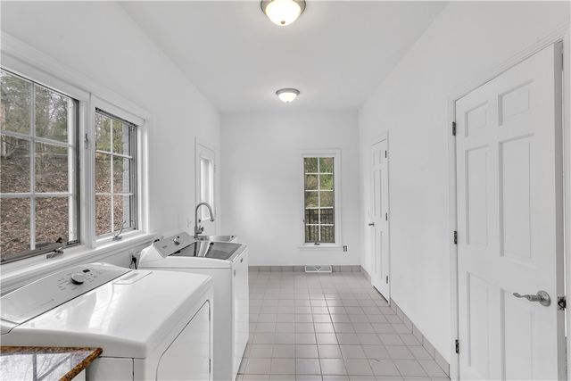 76 Fair Oaks Dr, Fox Chapel, PA 15238