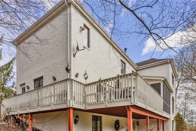 76 Fair Oaks Dr, Fox Chapel, PA 15238