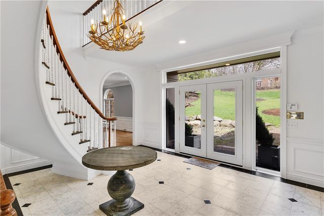 76 Fair Oaks Dr, Fox Chapel, PA 15238