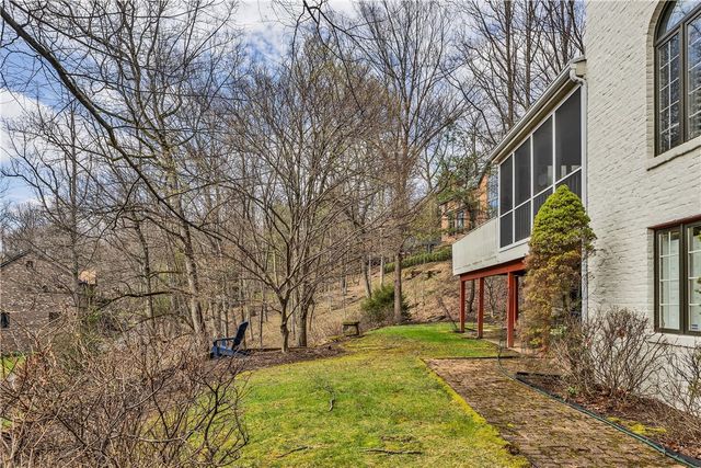 76 Fair Oaks Dr, Fox Chapel, PA 15238