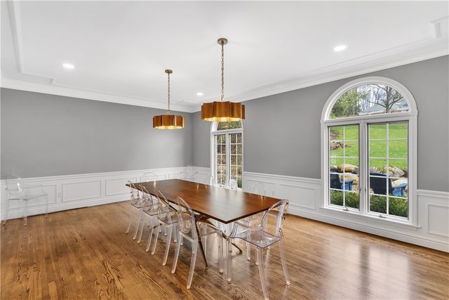 76 Fair Oaks Dr, Fox Chapel, PA 15238