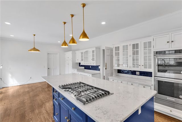 76 Fair Oaks Dr, Fox Chapel, PA 15238