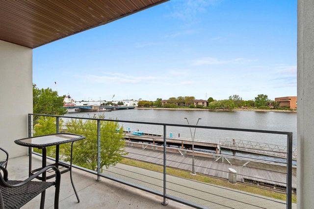 101 CHERRY STREET #208, Green Bay, WI 54301