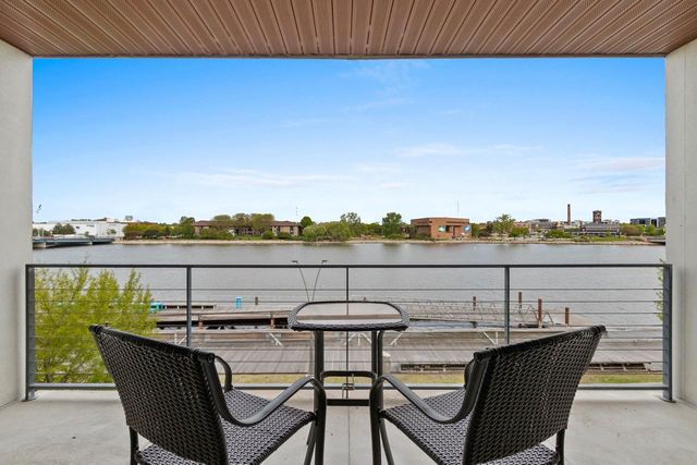 101 CHERRY STREET #208, Green Bay, WI 54301