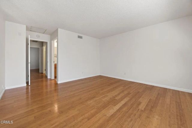 42063 Village 42, Camarillo, CA 93012