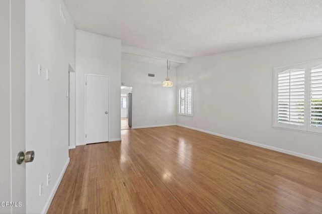 42063 Village 42, Camarillo, CA 93012